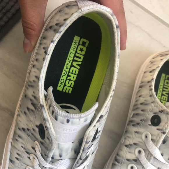 Converse shoes with unique pattern - Picture 4 of 6